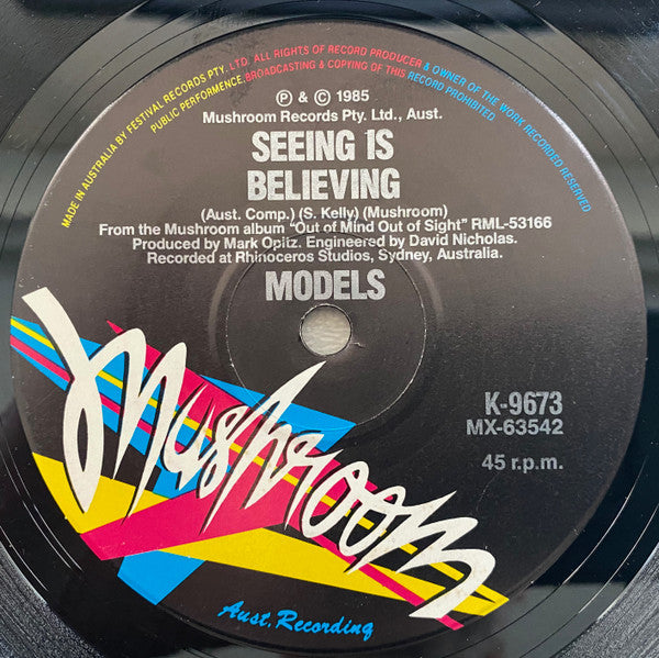 Models (2) : Out Of Mind Out Of Sight (7", Single, Pic)