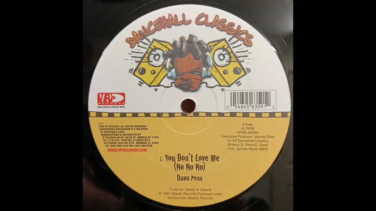 Load video: Dawn Penn - You Don't Love Me (No, No, No), 12", on the turn table, black vinyl. The turn table is a Technics SL 1200 MK3 with a green metal cover.